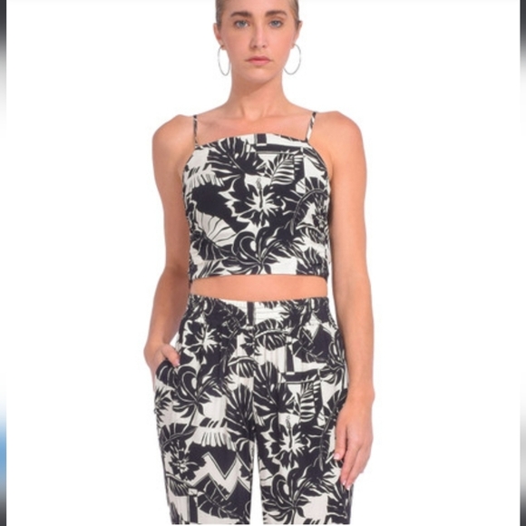 Le‎ Superbe, Crepe Floral Print Luau Tube Top, Black & White, Size M/L - Picture 5 of 14